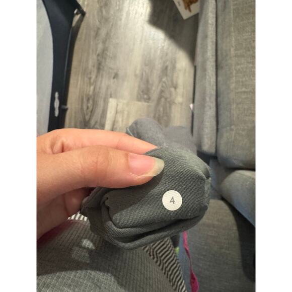 Lululemon Wunder Under Crop Leggings in Heathered Gray, size 4 EUC - Picture 10 of 10